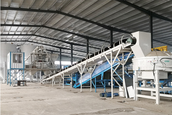 Ready-mixed concrete mixing plant for wall panels