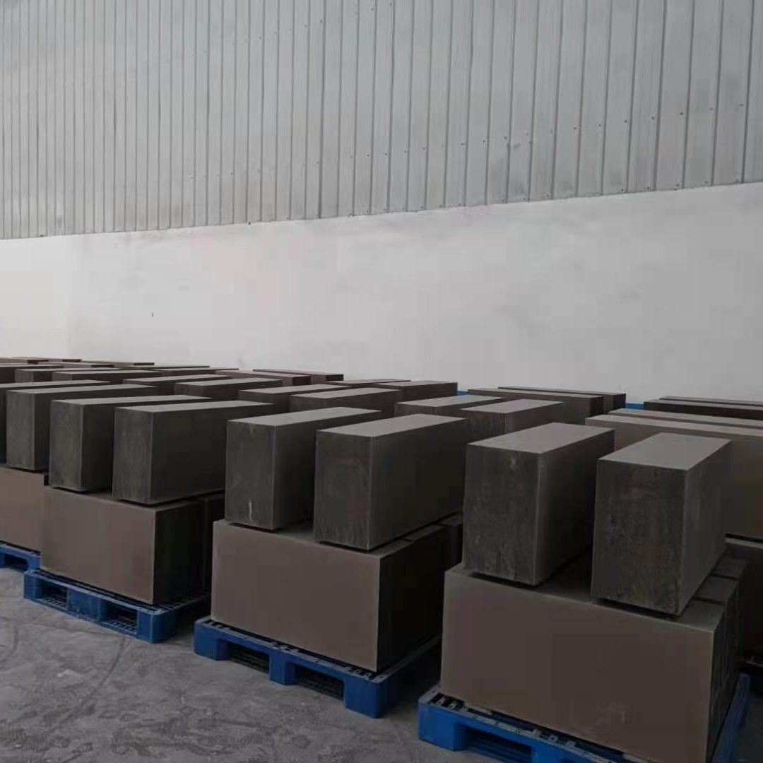 Magnesia carbon brick